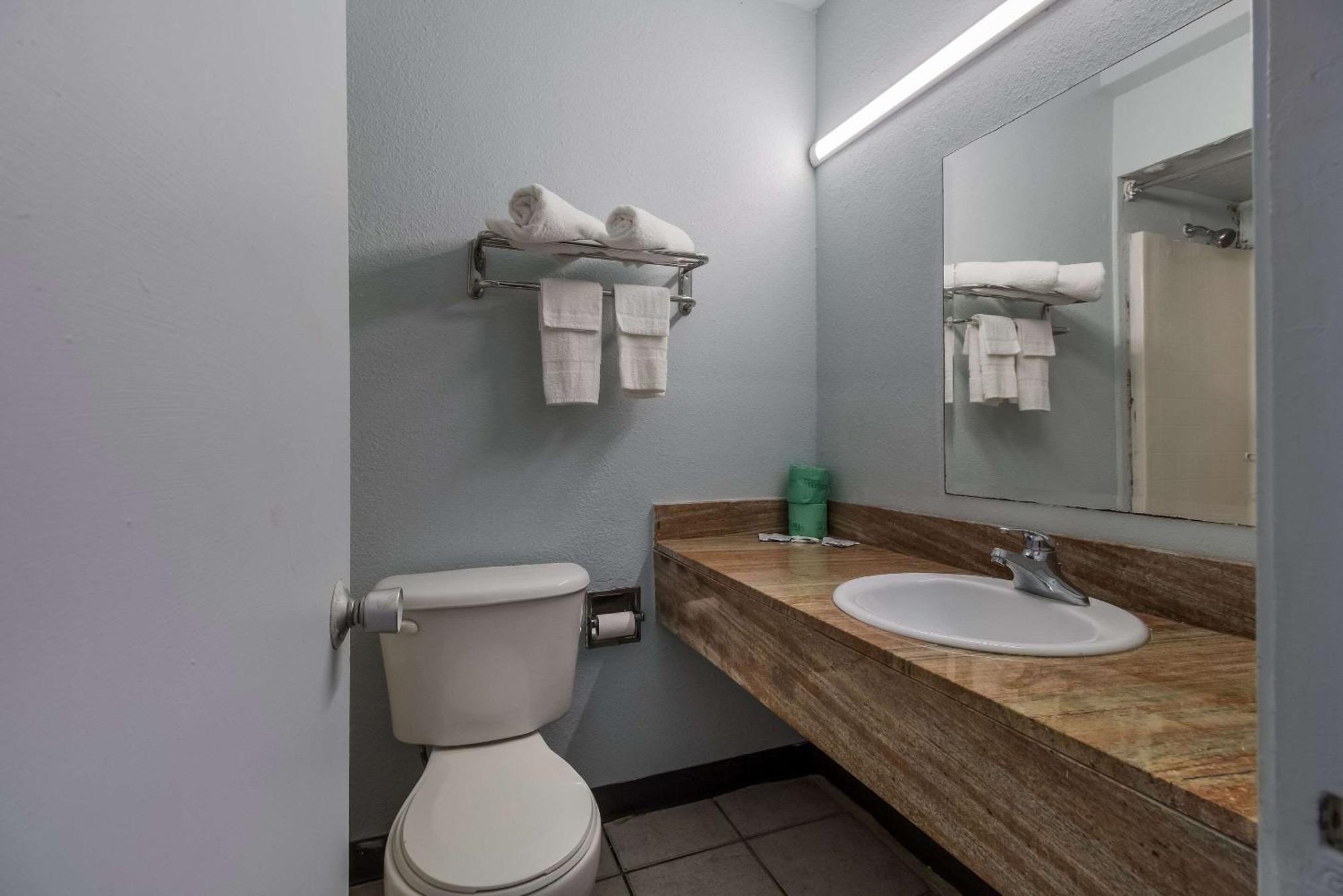 Rodeway Inn Conference Center Beaumont Luaran gambar